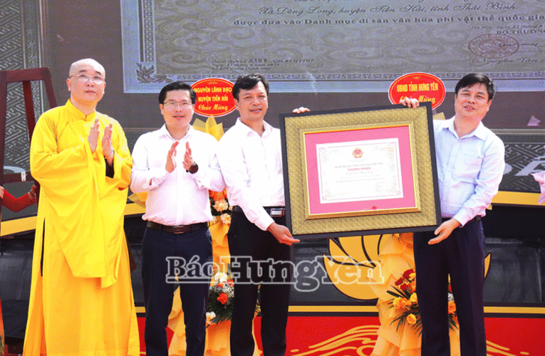 Hưng Yên đón chứng nhận Lễ hội đền Hưng Long là Di sản văn hóa phi vật thể quốc gia